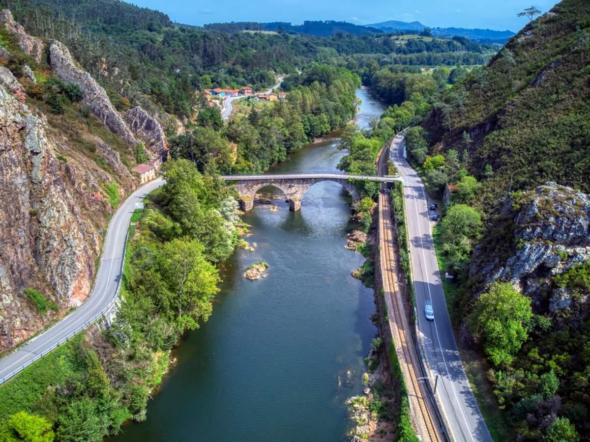 Peñaflor Bridge