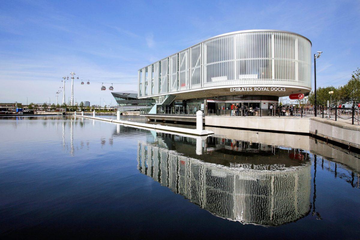The northern end of the London Gondola is in the immediate vicinity of the ExCel Exhibition Centre, UK - © Bikeworldtravel / Shutterstock